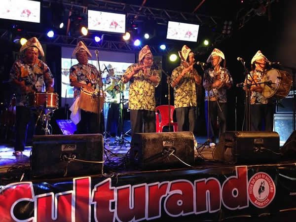 Festa do Peão de Barretos recebeu a tradicional Banda Pífanos de Caruaru hoje