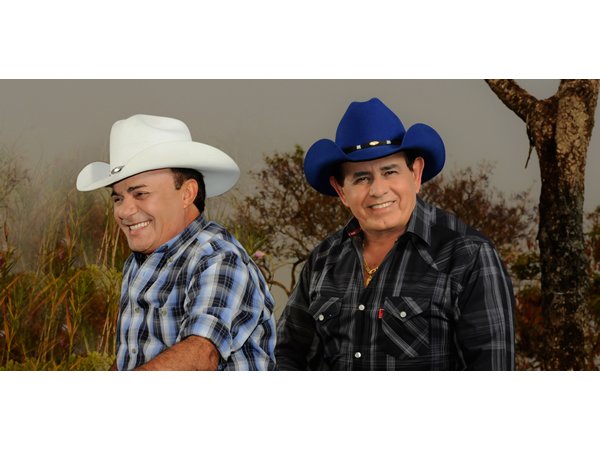 Dupla Gino & Geno suspende show em Barretos por problemas de saúde