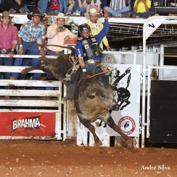 Competidor de 20 anos é campeão do 23º Barretos International Rodeo