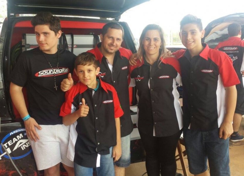 Família 5 vezes campeã mundial sai de Balneário Camboriú para disputa no Insane Sound