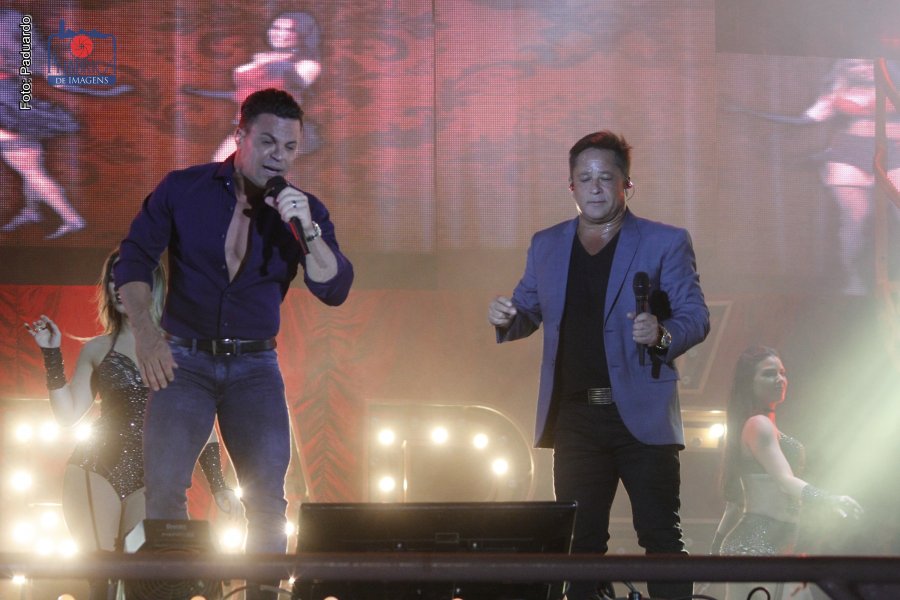 “Cabaré” com Leonardo e Eduardo Costa , Dj Dennis e Wesley Safadão agitam a segunda noite de shows do Barretão 2016 