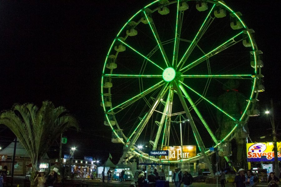 Roda gigante com 32 metros de altura