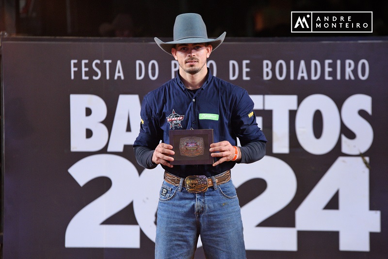 Deivid Souza vence 1º round da final da PBR Brazil