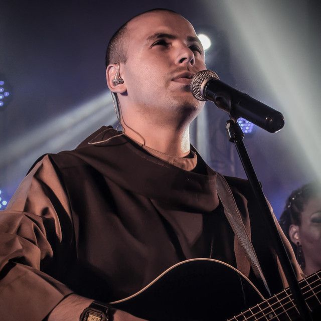 Frei Gilson se apresenta hoje na Festa do Peão de Barretos com transmissão ao vivo pela REDEVIDA+