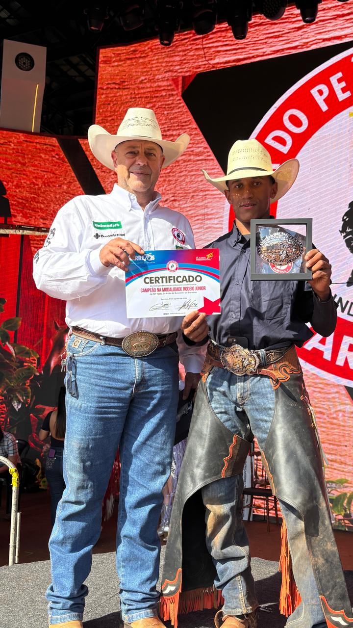 Guilherme Santana Meira é bicampeão do Rodeio Júnior da Festa do Peão de Barretos