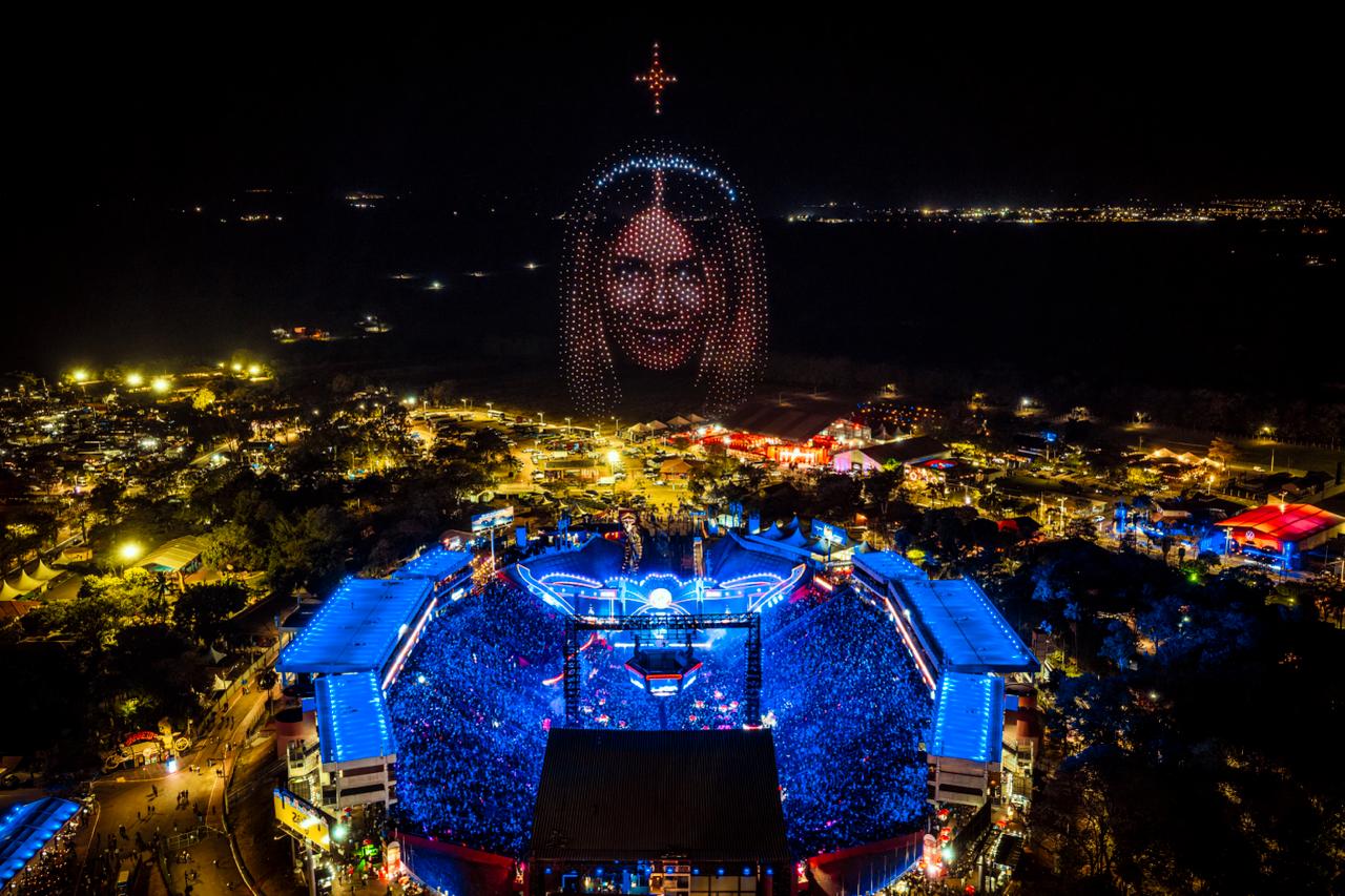 Alok homenageia Marília Mendonça na 71ª Festa do Peão de Barretos