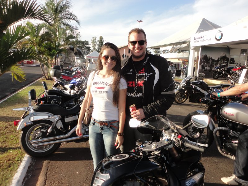 Breno trouxe a namorada Laura para curtir o Barretos Motorcycles pela primeira vez(Divulgação )