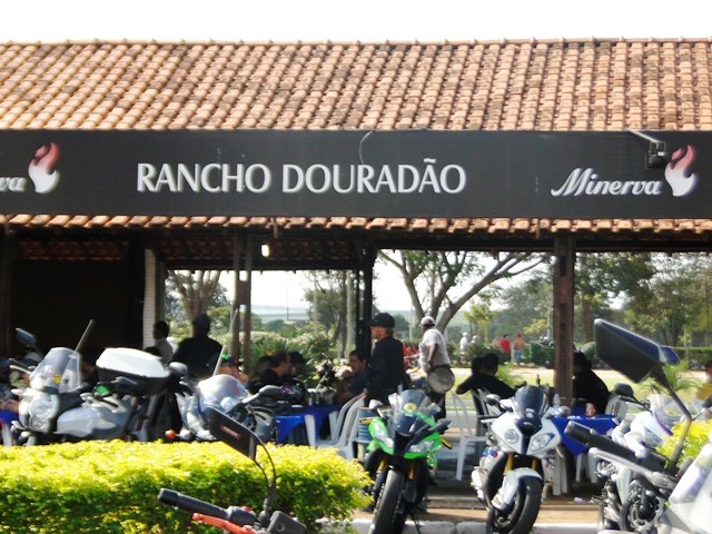 Rancho Douradão oferece pratos que incluem churrasco(Divulgação)