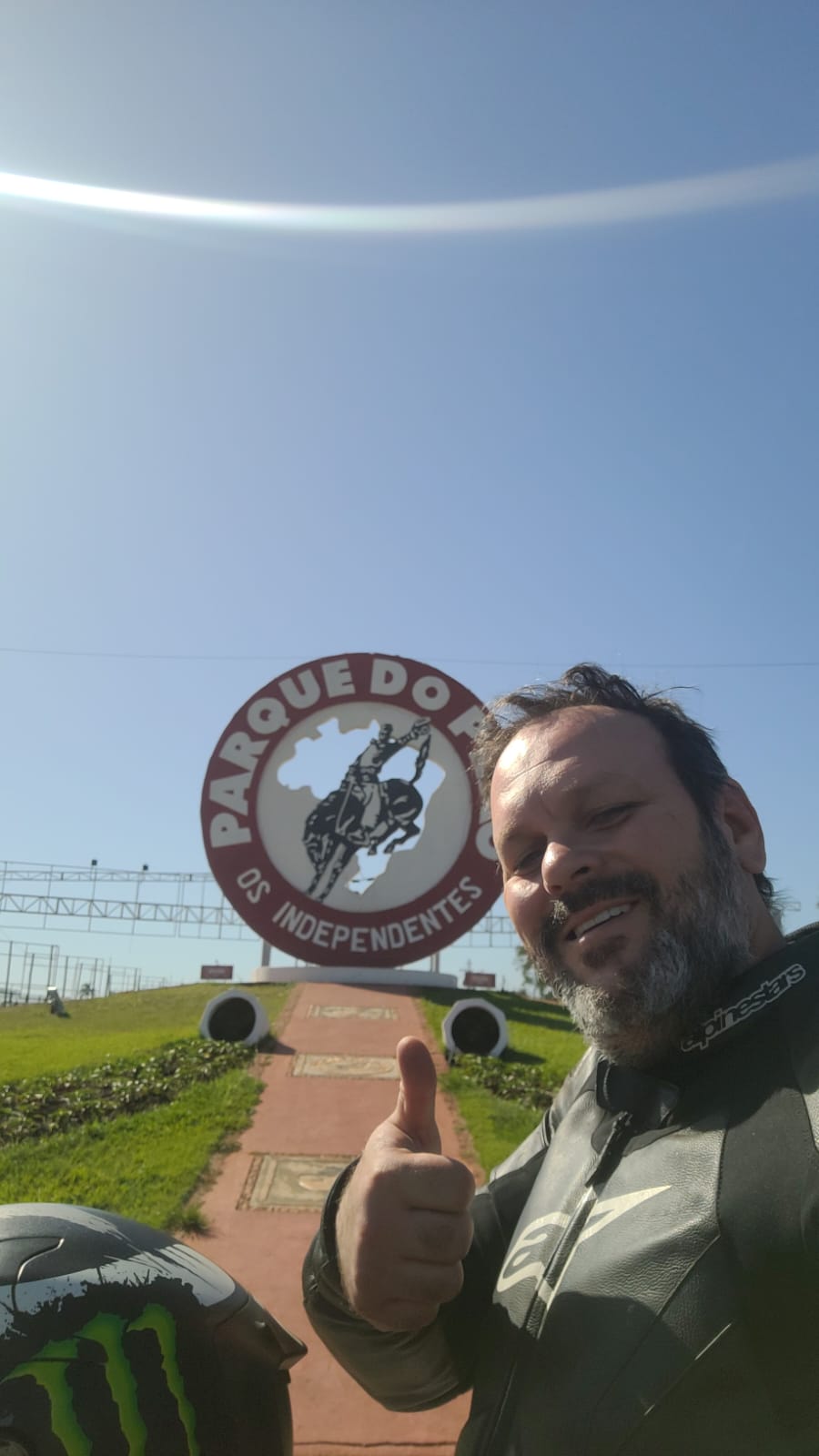O paranaense Celio Possebom percorre 700km todos os anos para participar do evento